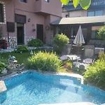 Boina House 3* 반스코